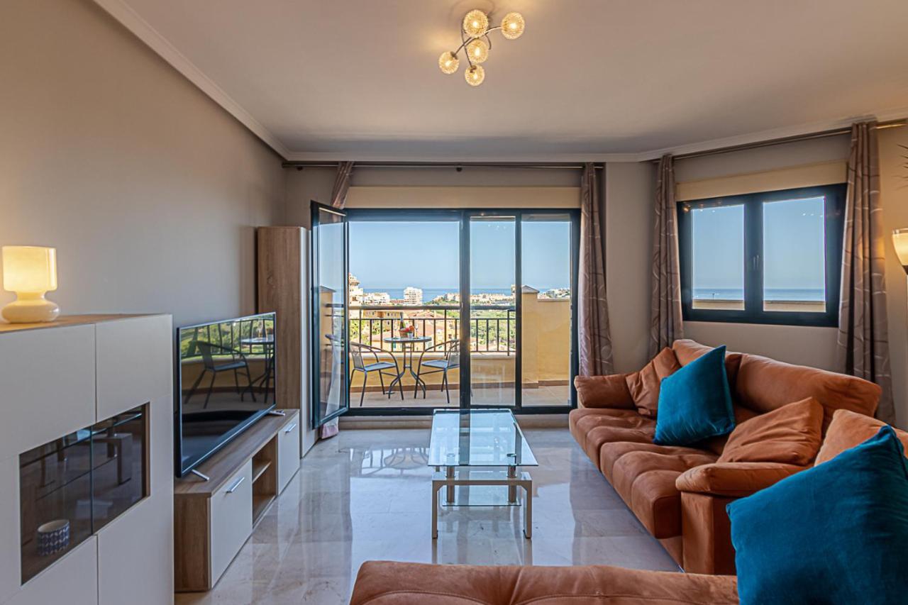 797 Holiday Rentals - Moderno Piso Para 5 Con Hermosas Vistas Benalmádena Kültér fotó
