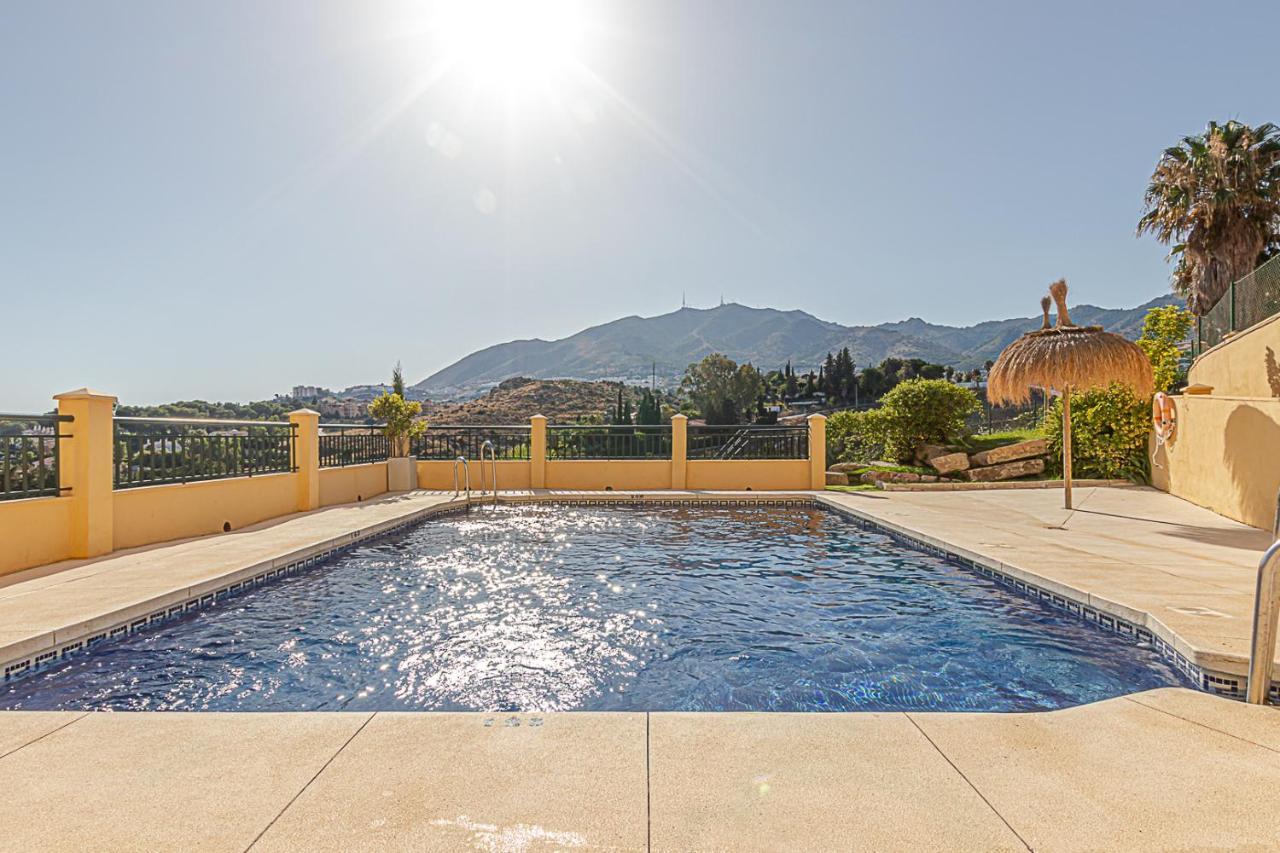 797 Holiday Rentals - Moderno Piso Para 5 Con Hermosas Vistas Benalmádena Kültér fotó