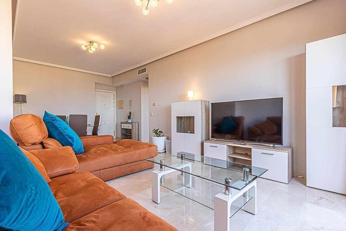 797 Holiday Rentals - Moderno Piso Para 5 Con Hermosas Vistas Benalmádena Kültér fotó