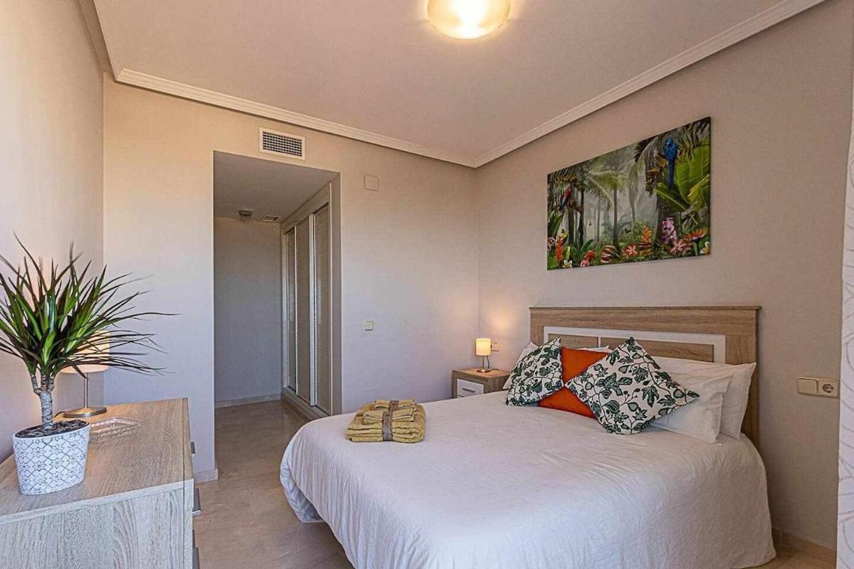 797 Holiday Rentals - Moderno Piso Para 5 Con Hermosas Vistas Benalmádena Kültér fotó