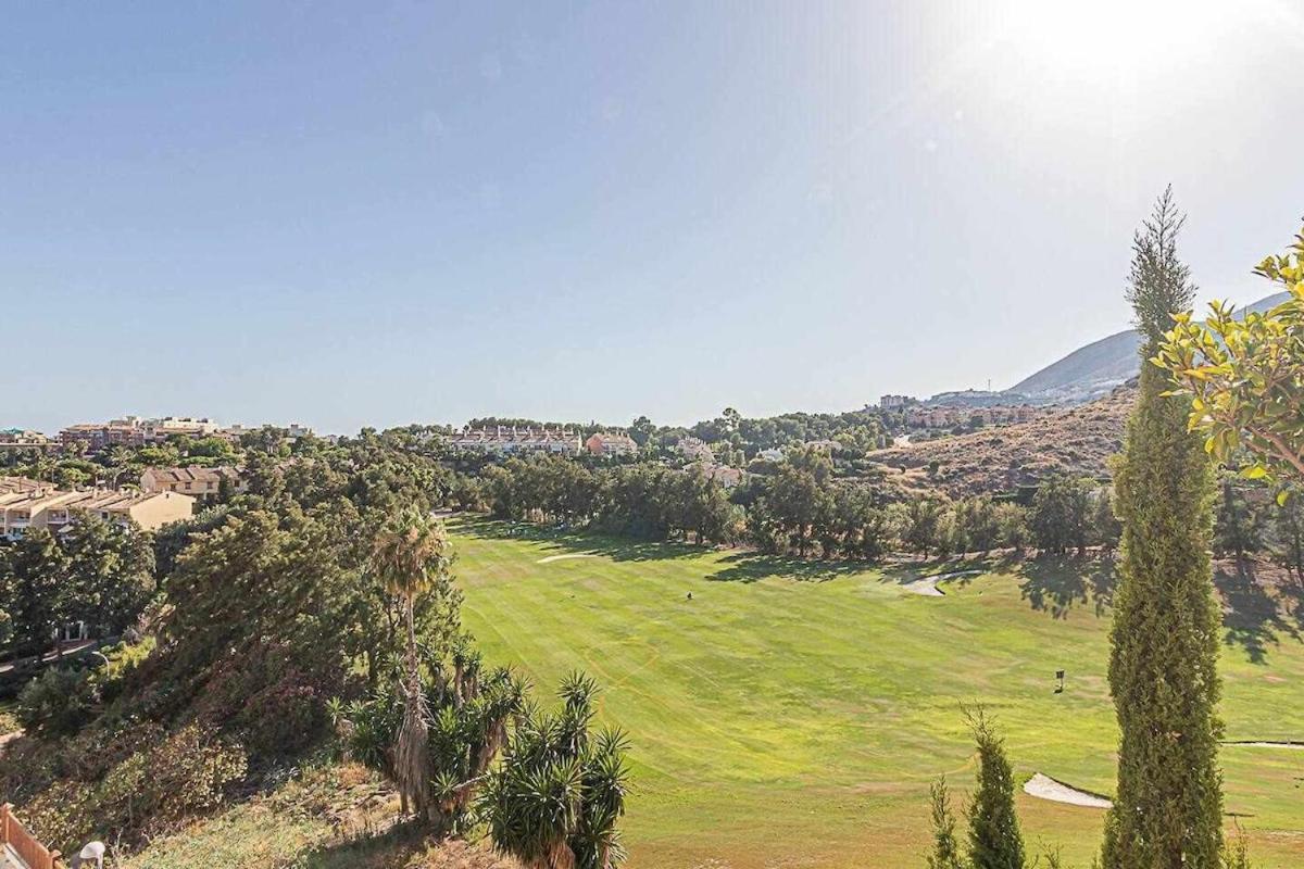 797 Holiday Rentals - Moderno Piso Para 5 Con Hermosas Vistas Benalmádena Kültér fotó