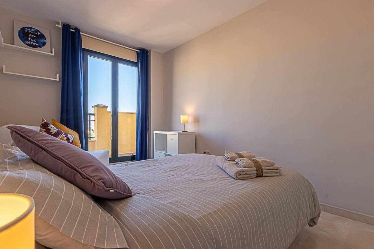 797 Holiday Rentals - Moderno Piso Para 5 Con Hermosas Vistas Benalmádena Kültér fotó